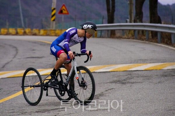 장애인사이클대회에서 열정을 다하는 참가선수들 / 사진_투어코리아 유지훈 기자
