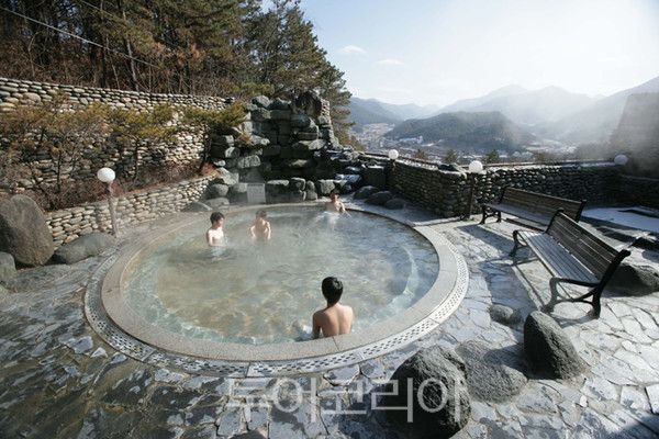 충주 수안보온천/사진-충주시 제공
