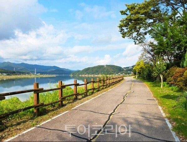 남한강 자전거 도로/투어코리아뉴스 김경남 기자