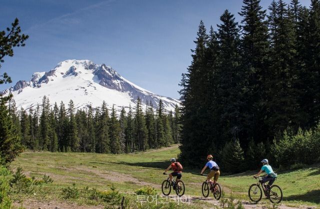 "후드산" "포틀랜드 다운타운" "크레이터 호" "디 라이트 전망대(Dee Wright Observatory)" "사무엘 H. 보드먼 스테이트 시닉 코리도어" /사진-오리건관광청 한국사무소