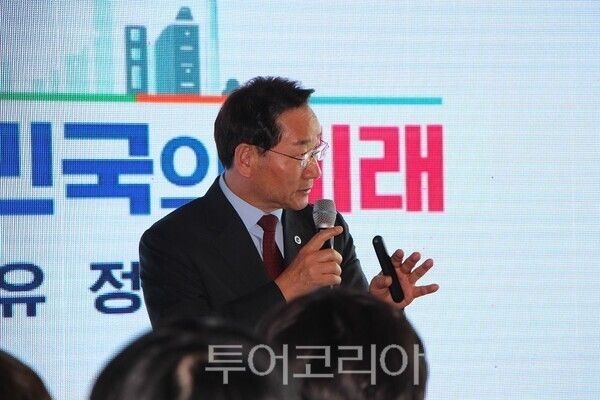 유정복 인천시장이 12일 중구 상상플랫폼에서 열린 인하특강 ‘인천의 꿈, 인하의 꿈, 대한민국의 미래’에서 인하대 학생들에게 특강을 하고 있다.&nbsp;2026.03.12. / 투어코리아 이창호 기자