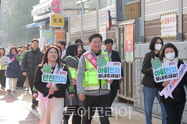 '아이먼저' 캔페인을 펼치는 이상일 시장/투어코리아뉴스 정명달 기자