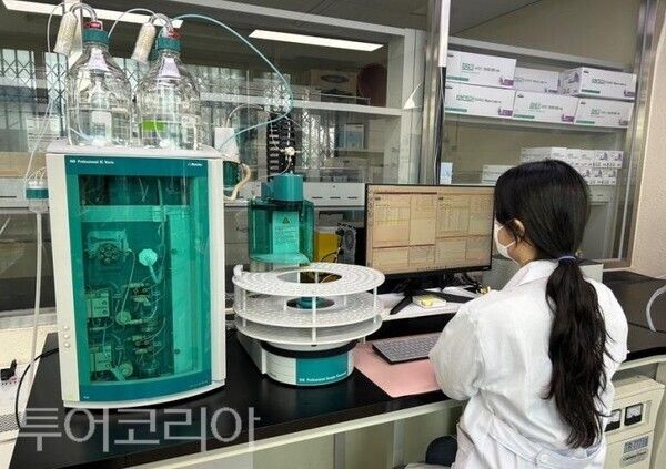 ▲농업용수 무료수질 분석 모습. /사진-논산시