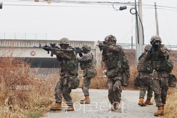 이순신여단 부안대대는 지난 18일 국가방위요소가 함께 모여 한국가스공사 부안관리소 일대에서 통합방호훈련을 실시했다. /사진-육군35사단