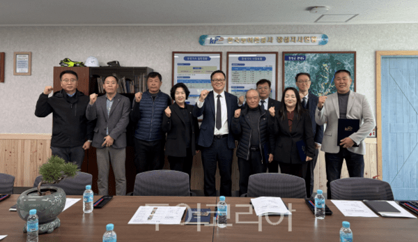 한국농어촌공사 장성지사는 지난 19일 장성지사에서 명예지사장 5명을 위촉했다. /사진-한국농어촌공사 장성지사