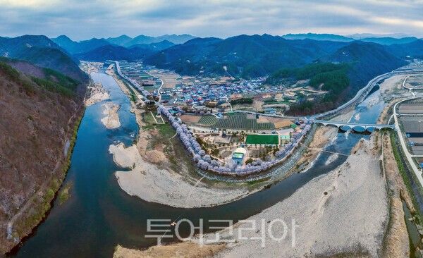 전북무주 대차리 서면마을의 두물머리 모습 / 사진_투어코리아 유지훈 기자