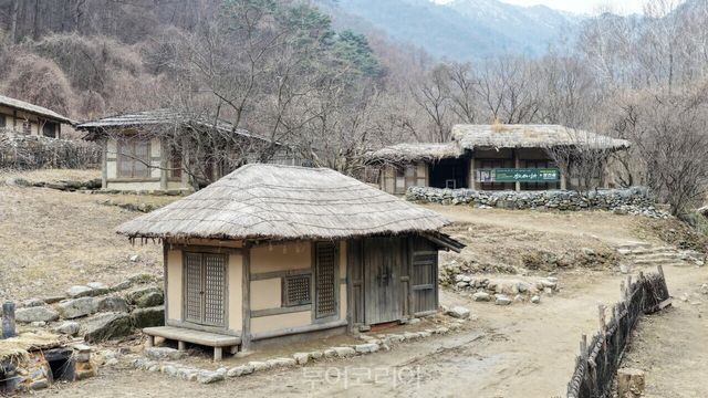 문경새재오픈세트장 왕사남 중 광천골 촬영지인 일지매 산채 /사진-문경시