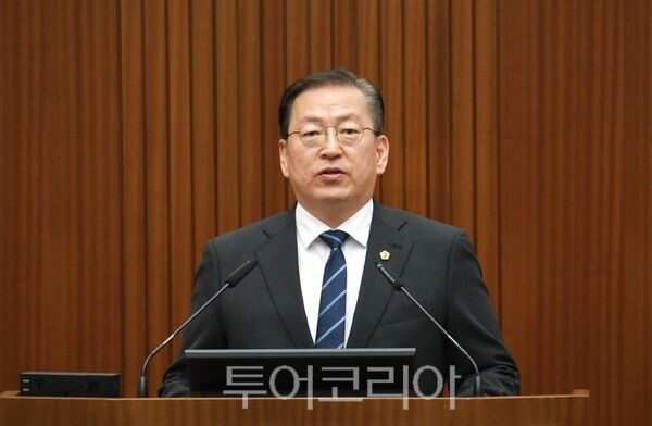 ▲유인호(보람동, 더불어민주당) 세종시의회 의원이 지난 23일 5분 자유발언을 통해, 현재 추진 중인 ‘시청광장 실외정원 조성 사업’의 정책적 재검토를 강력히 촉구하고 있다. /사진-세종시의회