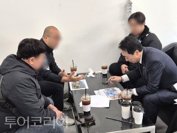 ▲충남도지사 출마를 선언한 박수현(더불어민주당 충남 공주·부여·청양) 국회의원이 지난 27일 천안시 라이더연합회와 간담회를 갖고 있다. /사진-박수현 의원실