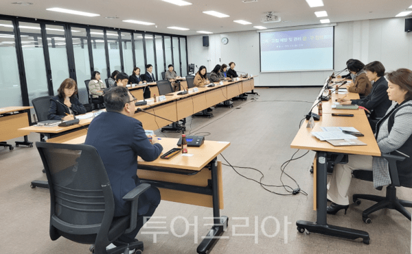 인천광역시가 3일 중앙정부의 정책 확대 방향과 주요 현안을 공유하기 위한 ‘고독‧고립 예방 및 관리 군‧구 협력회의’를 개최하고 있다.