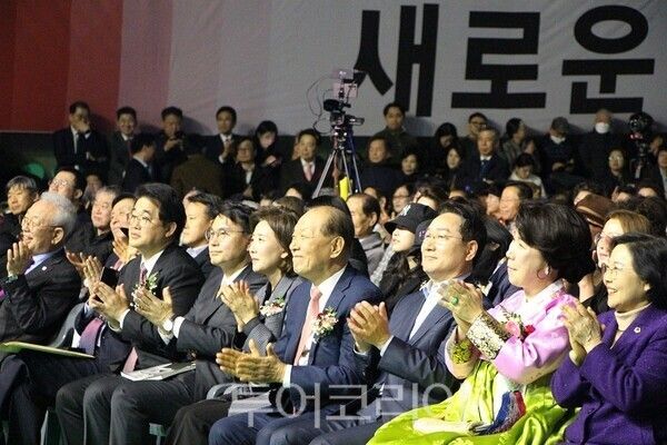 4일 오후 인천 연수구 선학체육관에서 유정복 인천시장의 'I-MAGAZINE' 출판기념회가 열리고 있다. 2026.03.04. / 투어코리아 이창호 기자