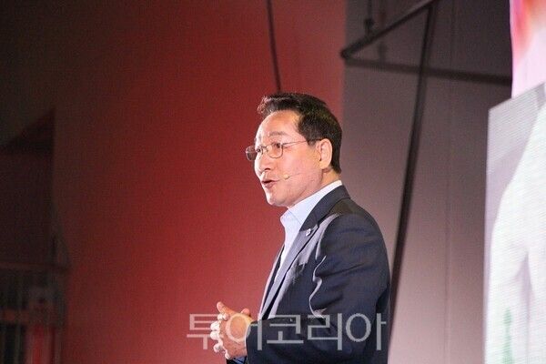 유정복 인천시장이 4일 오후 인천 연수구 선학체육관에서 열린 자신의 'I-MAGAZINE' 출판기념회에서 발언하고 있다. 2026.03.04. / 투어코리아 이창호 기자