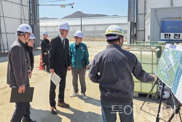 ▲송무경(가운데) 공주시장 권한대행이 주요 현안사업 점검에 속도를 내며 ‘현장 중심 행정’ 강화에 나섰다. /사진-공주시