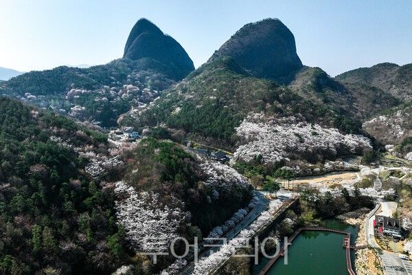진안 북부 마이산 모습 / 사진_투어코리아 유지훈 기자