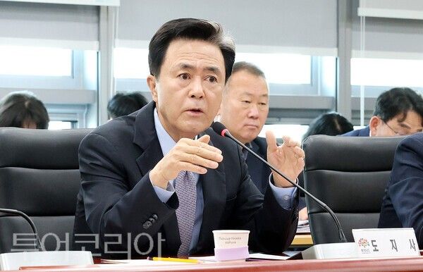 ▲김태흠 충남지사가 13일 도청에서 열린 제84차 실국원장회의를 주재하고 있다. /사진-충남도