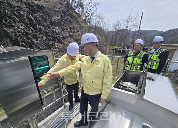 한국농어촌공사 강원지역본부는 지난 14일 영농기 맞이 관내 농업생산기반시설을 방문해 현장점검을 진행했다. /사진-한국농어촌공사 강원지역본부