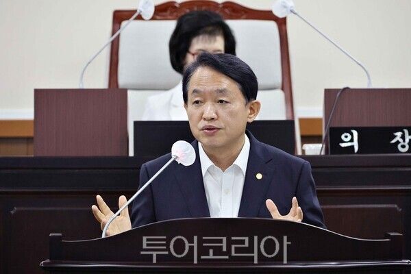 김찬진 동구청장이 지난 15일 열린 제291회 동구의회 본회의에서 5분 발언을 하고 있다.