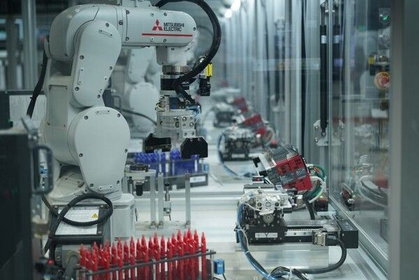 경제자유구역 디지털전환허브 조립용 로봇시연/투어코리아뉴스 정명달 기자