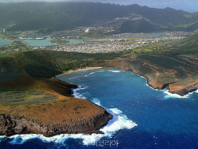 해안 생태계 복원 활동이 활발히 이루어지는 오아후 마우날루아 지역 전경. (사진 제공=하와이 관광청)
