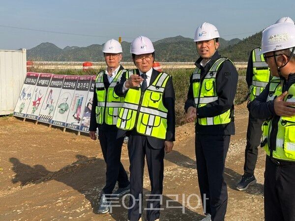 한국농어촌공사 해남·완도지사는 지난 23일 윤소하 상임감사가 참석한 가운데 '2026년도 업무보고'와 '사업현장 점검'을 진행했다. /사진-한국농어촌공사 해남·완도지사