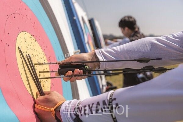 2026 계양구청 양궁팀/정중앙에 꽂힌 화살