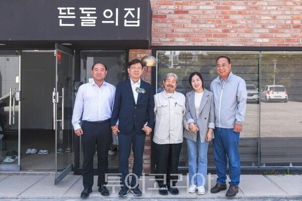 현근택 후보와 이해학 목사/투어코리아뉴스 정명달 기자