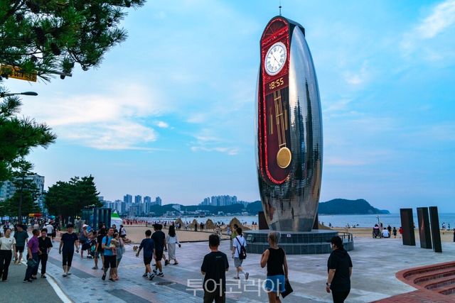 포항시 영일대해수욕장 미디어시계탑 /사진-포항시