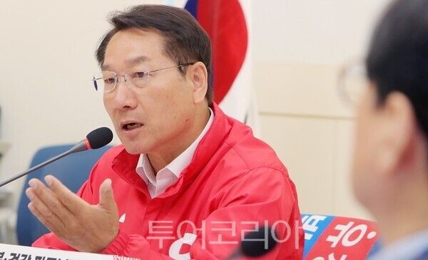 유정복 인천시장 후보가 26일 인천시의사회에서 열린 간담회에서 발언하고 있다. (사진=정복캠프)
