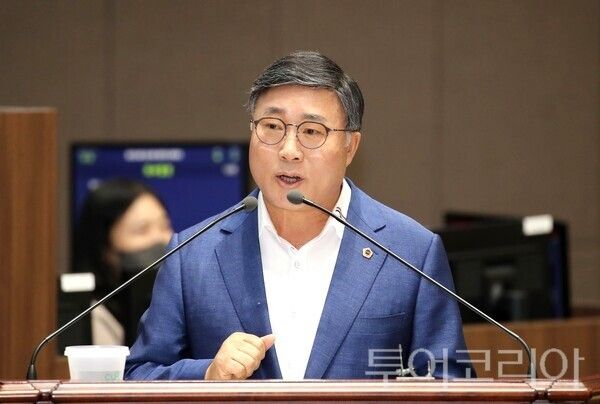 ▲이정우 충남도의원이 최근 제기된 ‘민주당 내부 갈등설’과 경선 후유증 논란에 대해 “사실이 아닌 왜곡된 주장”이라며 정면 반박하고 나섰다.