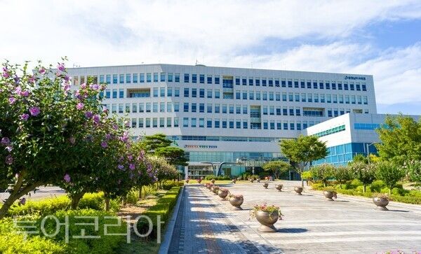 ▲충남교육청 제1회 추경예산 5조 1193억원 편성(충남도교육청 청사 전경). /사진-충남교육청