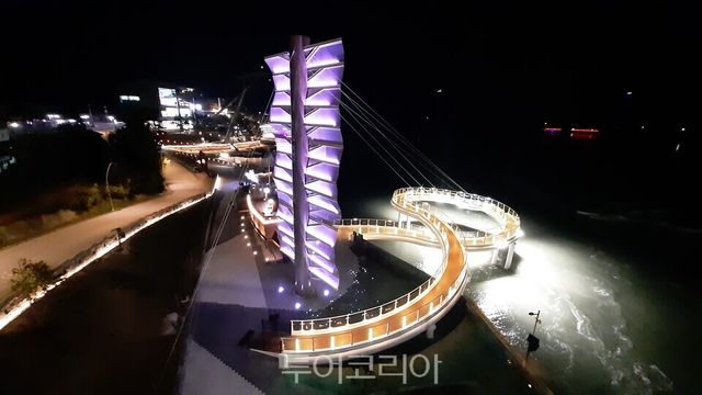 울돎복 스카이워크&nbsp;/ⓒ투어코리아