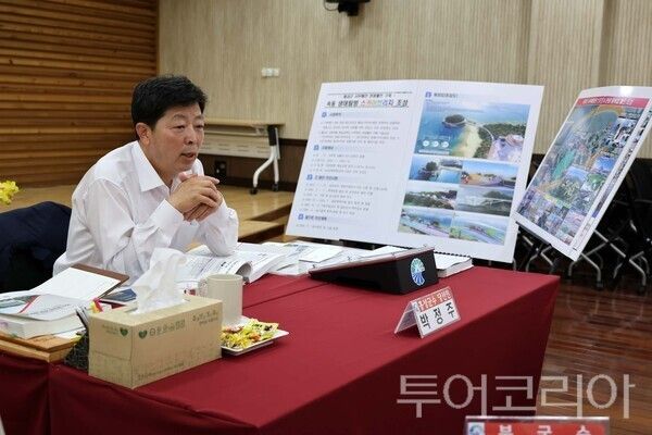 ▲행정 전문가로 평가받는 박정주 홍성군수 당선인이 취임 전 부서별 주요 업무보고를 마무리하고 군정 전반에 대한 대대적인 정책 재설계에 착수했다. /사진-인수위