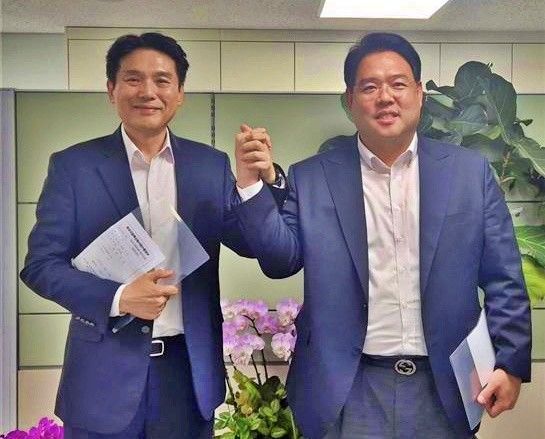 제12대 서울시의회 전반기 국민의힘 대표의원 및 부의장 후보 등록을 마친 이성배 의원(오른쪽)과 김길영 의원