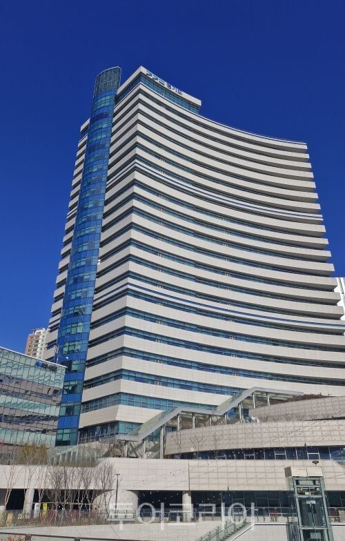 경기도청 전경/투어코리아뉴스 정명달 기자 사진=정명달 기자