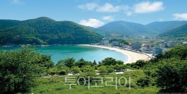 덕포해수욕장&nbsp;/사진=거제시
