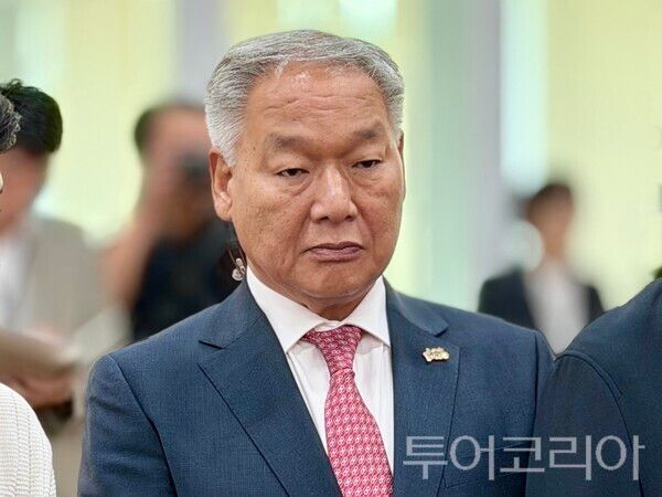 ▲민선 9기 이용우 부여군수 당선인의 취임을 약 두 달 앞두고 단행된 부여군 국장급(4급) 승진 인사를 둘러싼 파장이 커지고 있다. /사진-류석만 기자