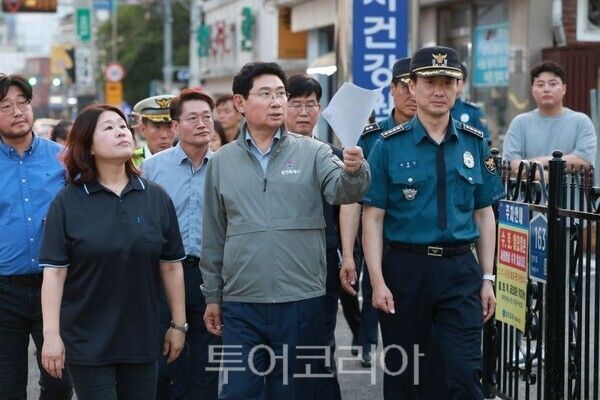 야간 안전순찰 나선 이상일 용인시장/투어코리아뉴스 정명달 기자