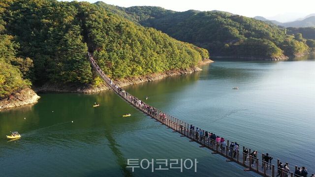 옥순봉 출렁다리&nbsp;/ⓒ투어코리아