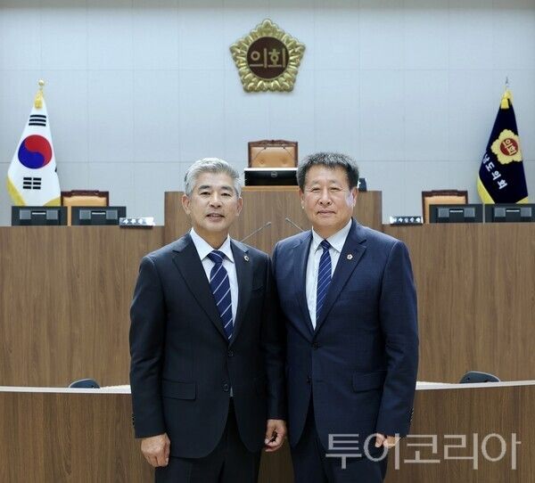 ▲왼쪽부터 조철기 충남도의회 의장, 장승재 제1부의장. /사진-충남도의회