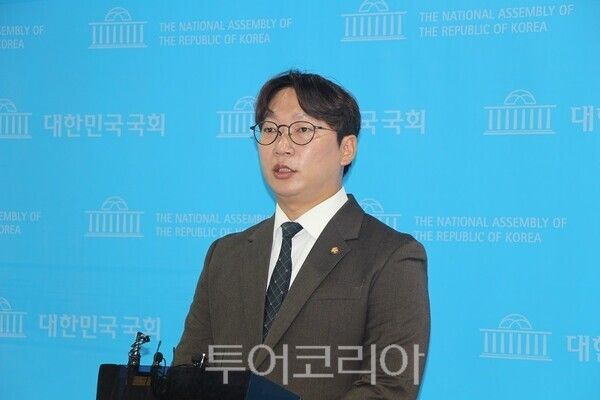 모경종 의원은 11일 오전 여의도 국회 소통관에서 기자회견을 마치고 기자들으 질문에 답하고 있다.&nbsp;2026.07.11. / 투어코리아 이창호 기자