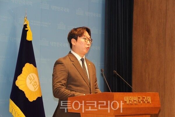 모경종 의원은 11일 오전 여의도 국회 소통관에서 기자회견을 열고 있다.&nbsp;2026.07.11. / 투어코리아 이창호 기자