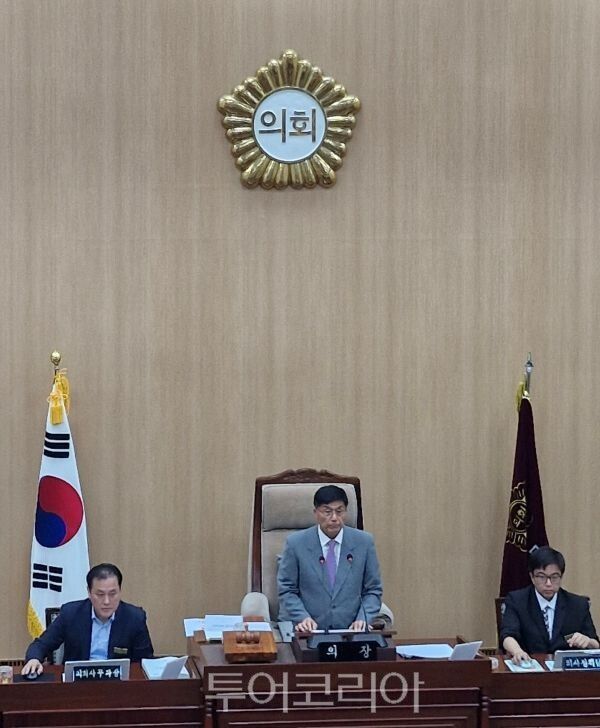 연천군의회 임시회가 열린 본회의장/투어코리아뉴스 정명달 기자 사진=정명달 기자