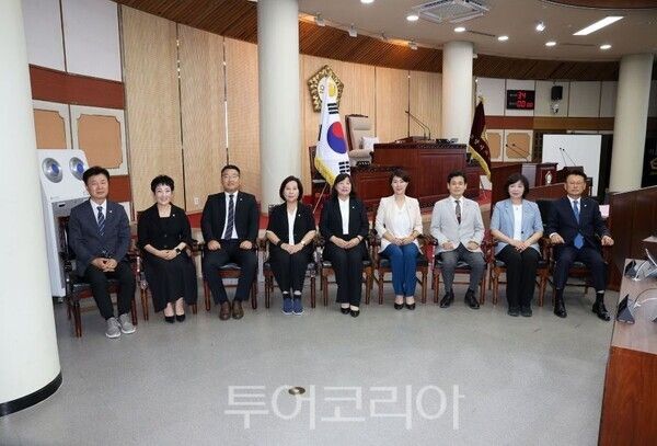 고양특례시의회 제10대 전반기 의장단/투어코리아뉴스 김경남 기자