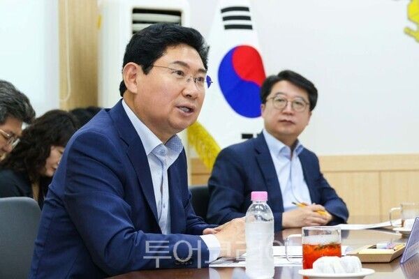 안전문화살롱에서 발언하는 이상일 용인시장/투어코리아뉴스 정명달 기자