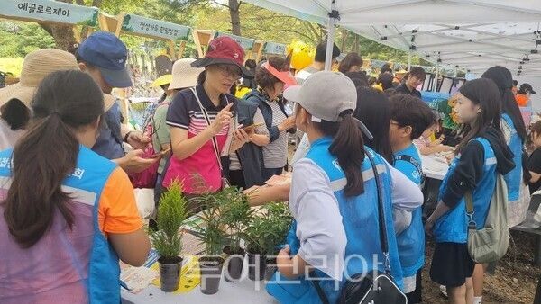 남양주시 진접읍 순환거점 카페와 협력해 버려지는 커피박(커피 찌꺼기)을 수거한 뒤 퇴비 등으로 재활용 하고 있다/투어코리아뉴스 정명달 기자