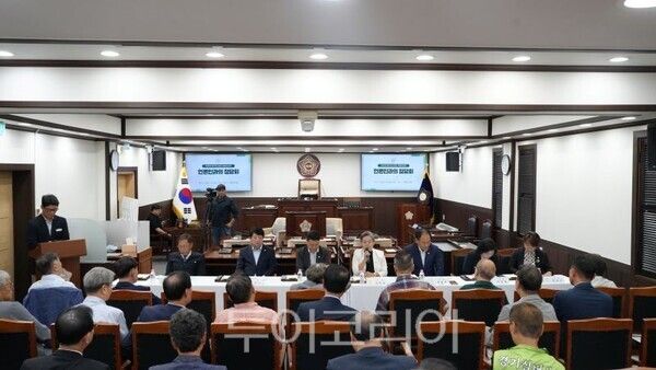 언론인과의 정담회/투어코리아뉴스 정명달 기자