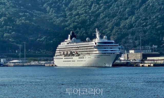 여수항에 입항한 크루즈/사진=유경훈 기자