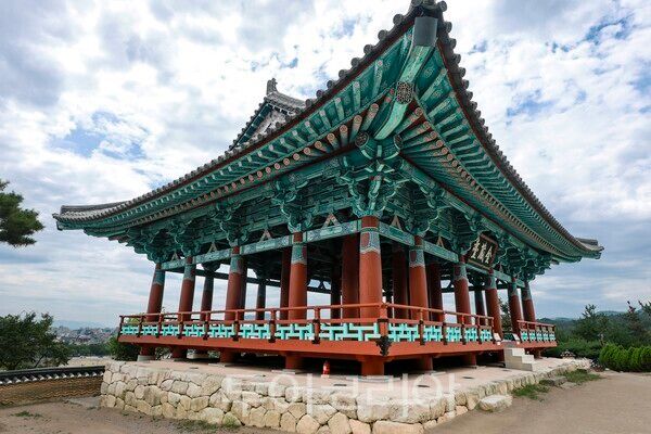경주 금장대 전경./사진-경주시