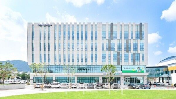 포천시청 전경/투어코리아뉴스 정명달 기자