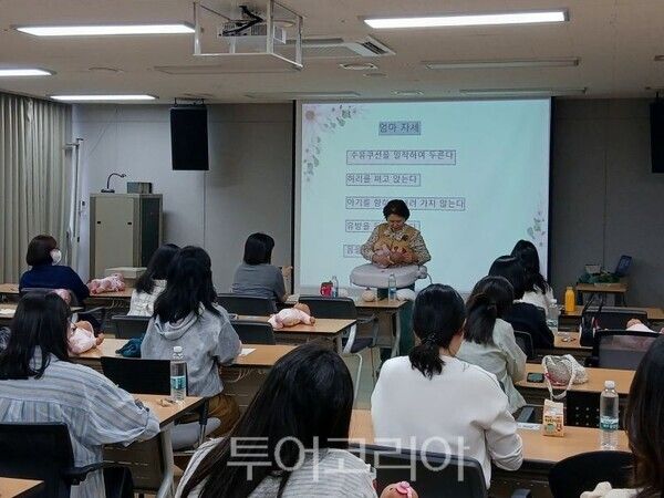 모유수유의 중요성과 건강상 장점을 알리기 위한 교육/투어코리아뉴스 정명달 기자
